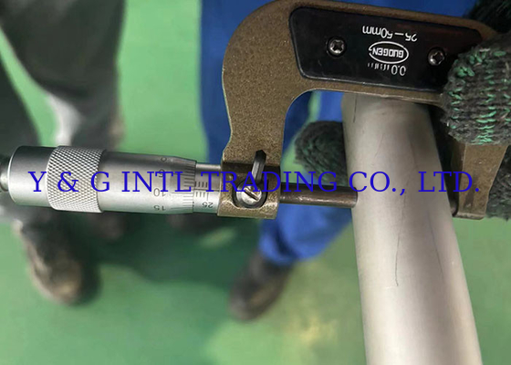 Chất không tinh khiết hàm lượng 1% Lớp titan được đánh bóng chiều dài ống tròn &lt; 15000 mm Bức tường 0,1-10 mm