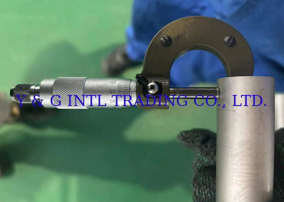 Chất không tinh khiết hàm lượng 1% Lớp titan được đánh bóng chiều dài ống tròn &lt; 15000 mm Bức tường 0,1-10 mm